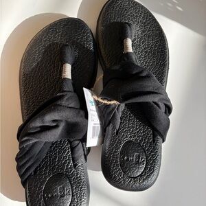 NWT Sanuk  Black Twist Fabric yoga Slide Sandals 7